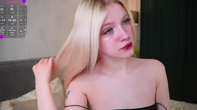 Snapshot of EdlaHewell chatting on March 2026 01:21:01 AM EdlaHewell online show from March 2026 01:21:01 AM