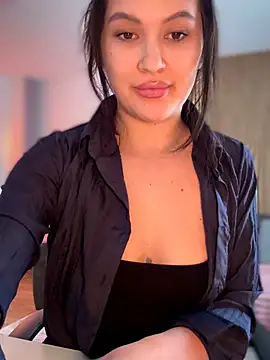 Snapshot of YoungHotMilf97 chatting on February 2026 08:40:02 AM YoungHotMilf97 online show from February 2026 08:40:02 AM