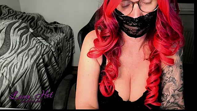 Lunalein online show from April 2026 07:22:01 PM