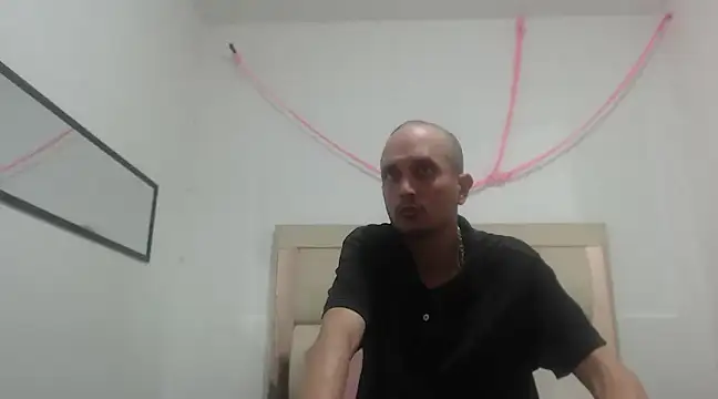 Snapshot of JhonTorres018 chatting on February 2025 04:20:01 AM JhonTorres018 online show from February 2025 04:20:01 AM