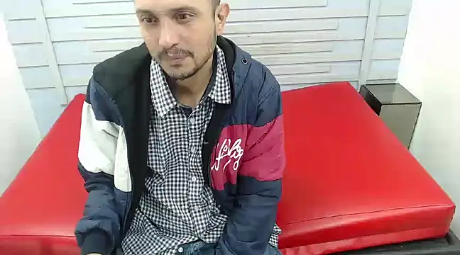 Snapshot of JhonTorres018 chatting on February 2025 07:15:02 PM JhonTorres018 online show from February 2025 07:15:02 PM