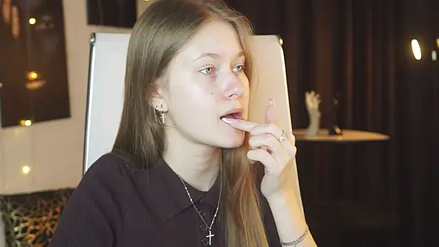 EveMundie online show from April 2026 09:21:01 AM