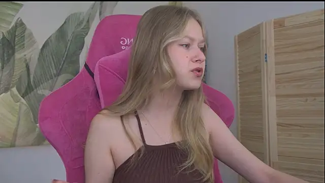 EveMundie online show from July 2026 05:56:01 AM