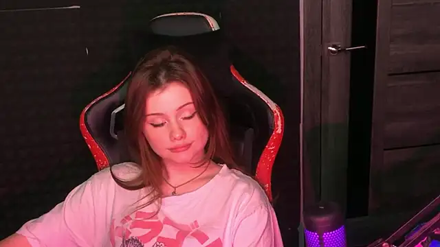 Snapshot of baby_Milaaaaaaa chatting on February 2025 01:13:02 AM baby Milaaaaaaa online show from February 2025 01:13:02 AM