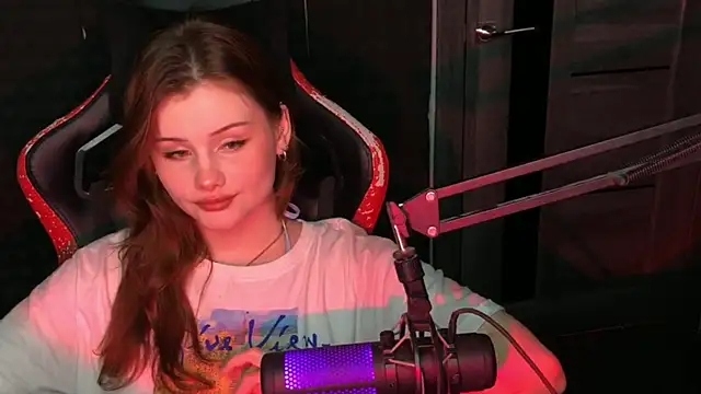 Snapshot of baby_Milaaaaaaa chatting on March 2025 09:59:02 PM baby Milaaaaaaa online show from March 2025 09:59:02 PM