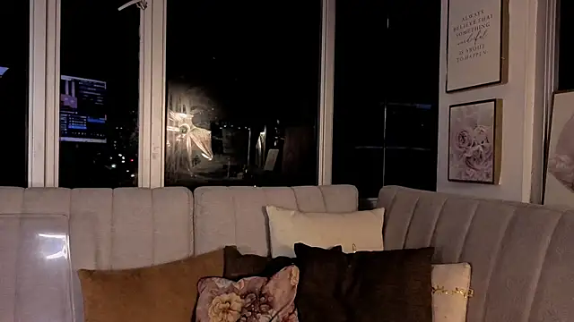 Ivanna West online show from December 2025 10:02:01 AM