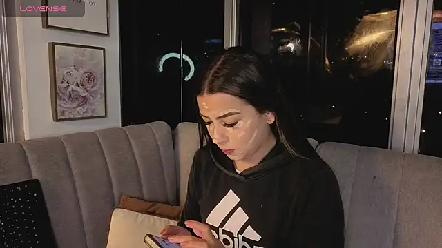 Snapshot of Ivanna_West chatting on May 2026 10:00:01 AM Ivanna West online show from May 2026 10:00:01 AM