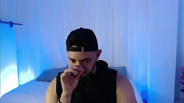 Snapshot of Double_R12 chatting on March 2025 09:13:02 PM Double R12 online show from March 2025 09:13:02 PM