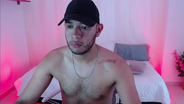 Snapshot of Double_R12 chatting on March 2025 03:29:02 PM Double R12 online show from March 2025 03:29:02 PM