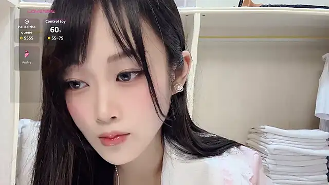 yueyue2003 online show from June 2026 12:09:02 PM