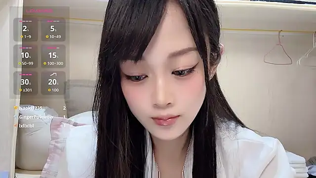 yueyue2003 online show from June 2026 01:00:02 PM