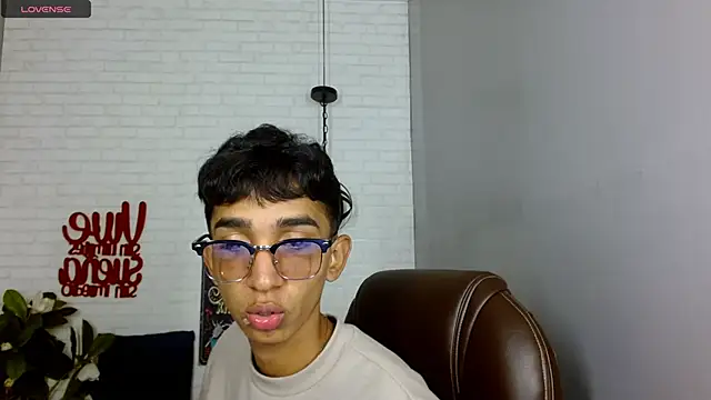 Snapshot of Martin_Linares chatting on February 2025 01:22:02 PM Martin Linares online show from February 2025 01:22:02 PM