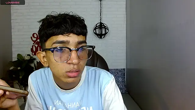 Snapshot of Martin_Linares chatting on February 2025 01:28:01 PM Martin Linares online show from February 2025 01:28:01 PM