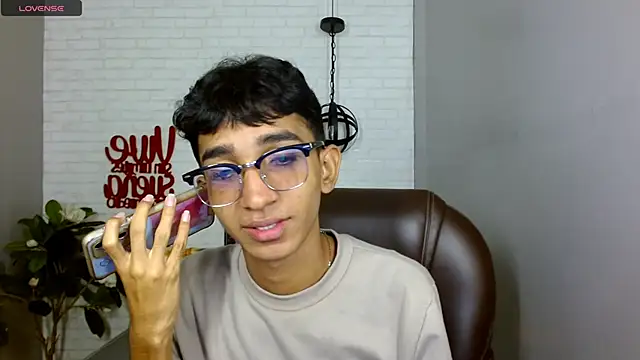 Snapshot of Martin_Linares chatting on February 2025 01:39:01 PM Martin Linares online show from February 2025 01:39:01 PM