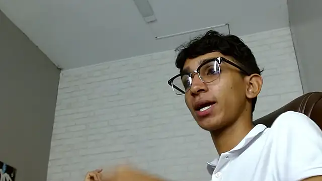 Snapshot of Martin_Linares chatting on March 2025 04:44:01 PM Martin Linares online show from March 2025 04:44:01 PM