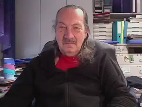 HMStraps01 online show from December 2024 11:00:01 AM