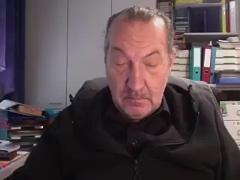 HMStraps01 online show from January 2025 12:15:01 PM