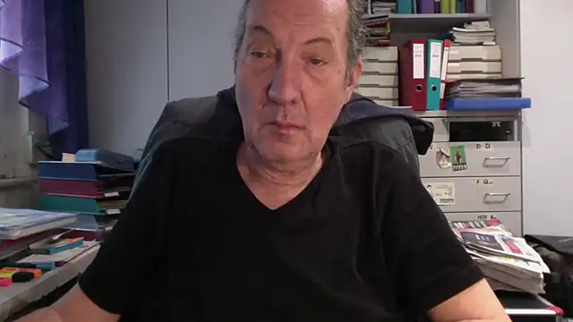 HMStraps01 online show from February 2025 01:30:02 PM