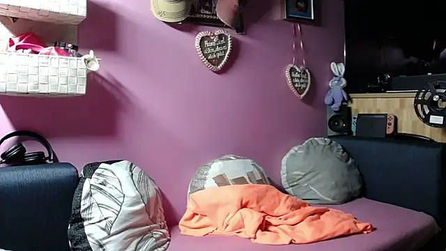 sexymelli18 online show from April 2026 06:23:01 PM