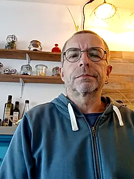 Snapshot of Xavspank2 chatting on October 2025 10:04:01 AM Xavspank2 online show from October 2025 10:04:01 AM