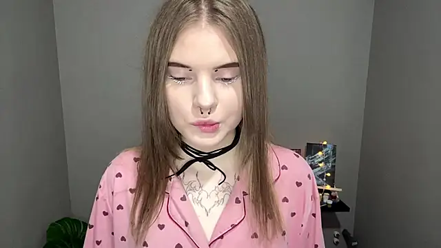 CarolinePepper online show from March 2025 05:11:02 PM