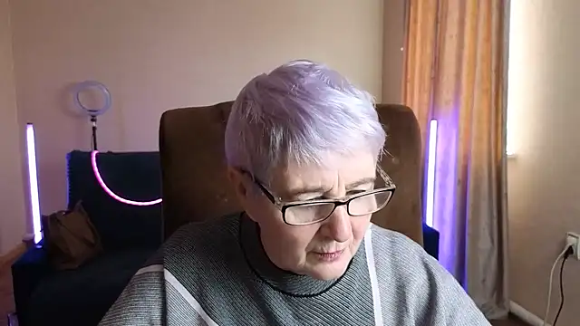 Sandra Snowflake online show from April 2026 12:16:02 PM