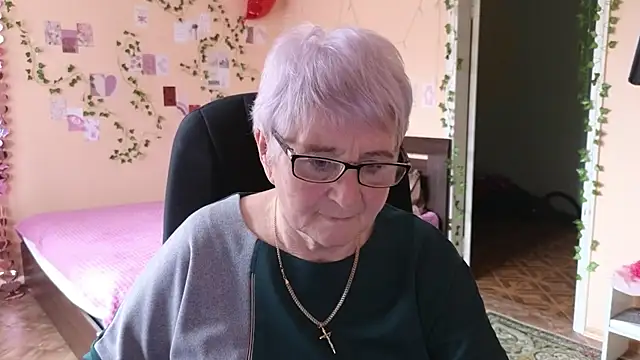 Sandra Snowflake online show from April 2026 11:05:02 AM