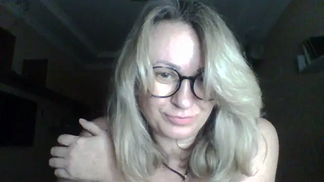 Snapshot of Mary888x chatting on December 2025 07:54:01 PM Mary888x online show from December 2025 07:54:01 PM