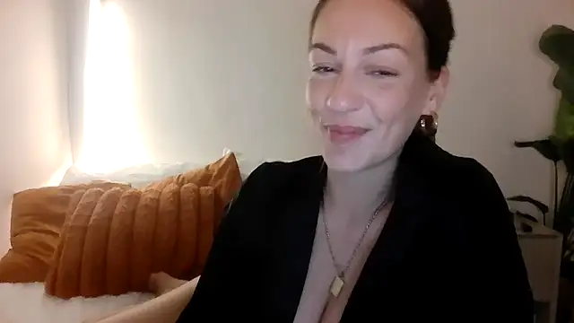 Edenfox- online show from March 2026 10:28:02 PM