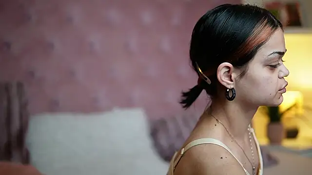 MaiaMini online show from February 2026 07:54:01 PM