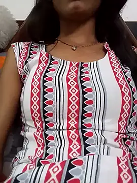 Snapshot of yourslady_ chatting on October 2025 11:18:01 AM yourslady  online show from October 2025 11:18:01 AM