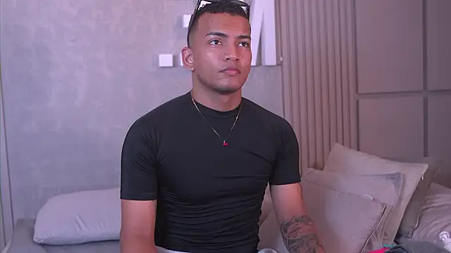 Rafa2004Cruz online show from February 2026 07:12:01 PM