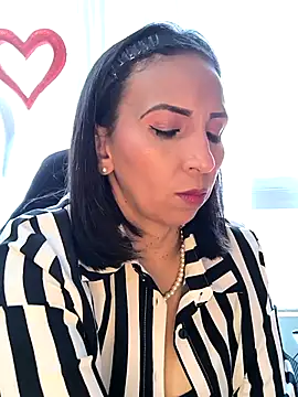 Snapshot of Mrsvictoriaaa chatting on February 2026 07:01:01 PM Mrsvictoriaaa online show from February 2026 07:01:01 PM