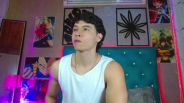 LiamAndrewzz online show from July 2026 04:47:01 AM