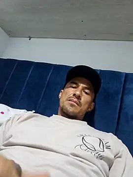 Iuver online show from March 2026 06:00:01 PM