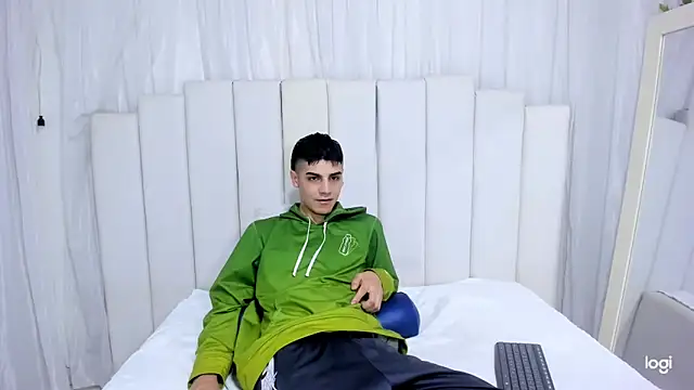 Snapshot of frank_jhonsson chatting on October 2025 02:09:01 PM frank jhonsson online show from October 2025 02:09:01 PM