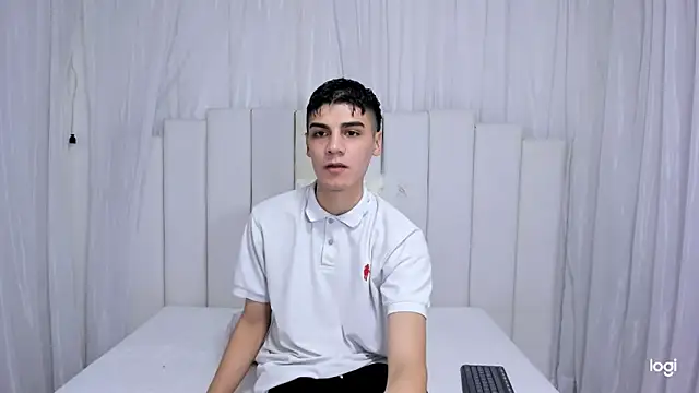 Snapshot of frank_jhonsson chatting on November 2025 04:51:01 PM frank jhonsson online show from November 2025 04:51:01 PM