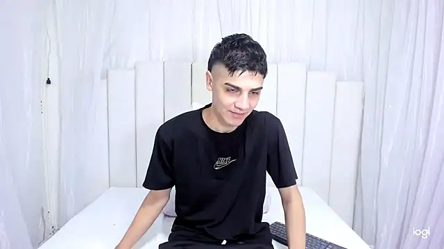 Snapshot of frank_jhonsson chatting on November 2025 02:02:01 PM frank jhonsson online show from November 2025 02:02:01 PM