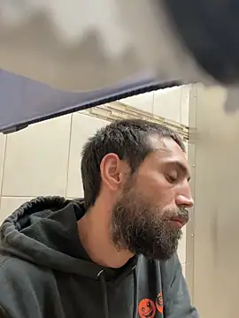 QueenM3 online show from October 2025 10:31:01 PM