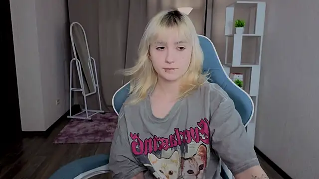 Snapshot of Nasy chatting on November 2025 06:44:02 PM Nasy online show from November 2025 06:44:02 PM