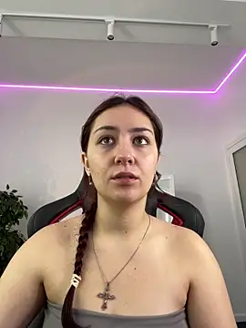 AshleySkott  online show from September 2025 08:25:01 AM