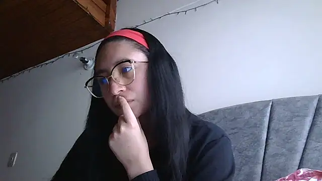 Arielle lov online show from December 2025 07:42:02 PM