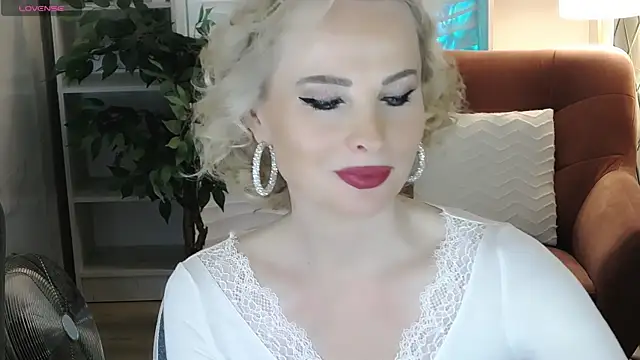 Sandra Kind online show from December 2025 05:57:02 AM