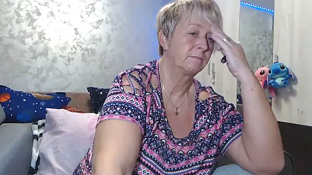 RosesandLillies online show from December 2025 04:56:01 PM