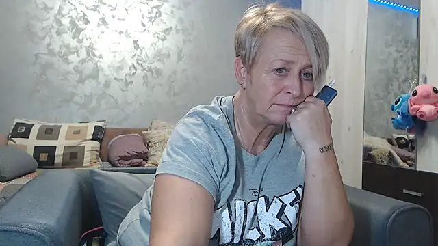 RosesandLillies online show from February 2026 06:26:02 PM