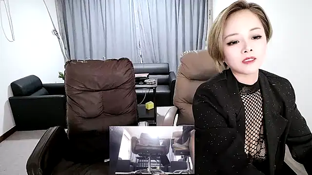 beira-01 online show from November 2025 03:45:02 PM