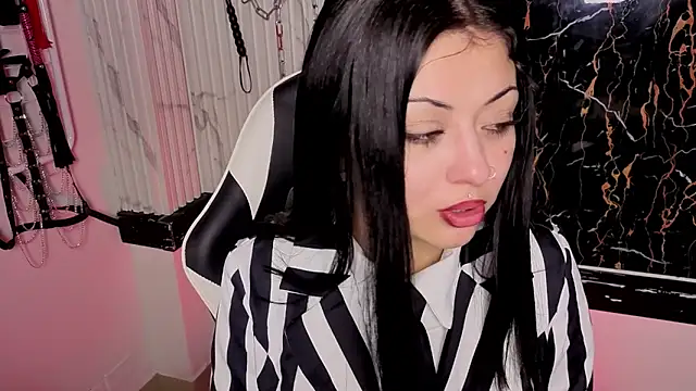 Guxplo  online show from October 2025 04:09:02 PM