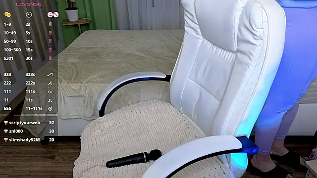 Snapshot of baby_debbie chatting on February 2025 11:21:02 PM baby debbie online show from February 2025 11:21:02 PM