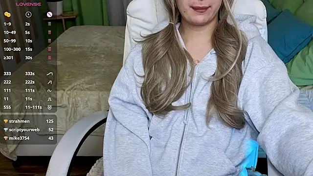 Snapshot of baby_debbie chatting on February 2025 02:28:01 AM baby debbie online show from February 2025 02:28:01 AM