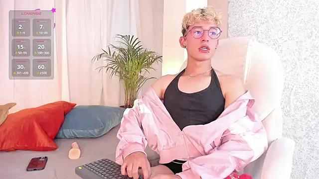 Snapshot of iiangel_ chatting on February 2025 03:34:02 AM iiangel online show from February 2025 03:34:02 AM